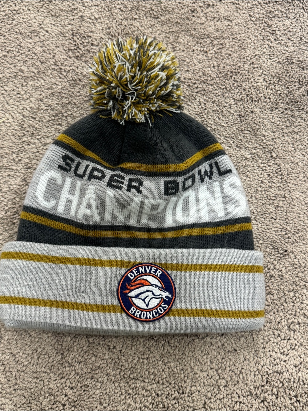 Denver Broncos Super Bowl Champions Pom Beanie - Gray/Gold/Black